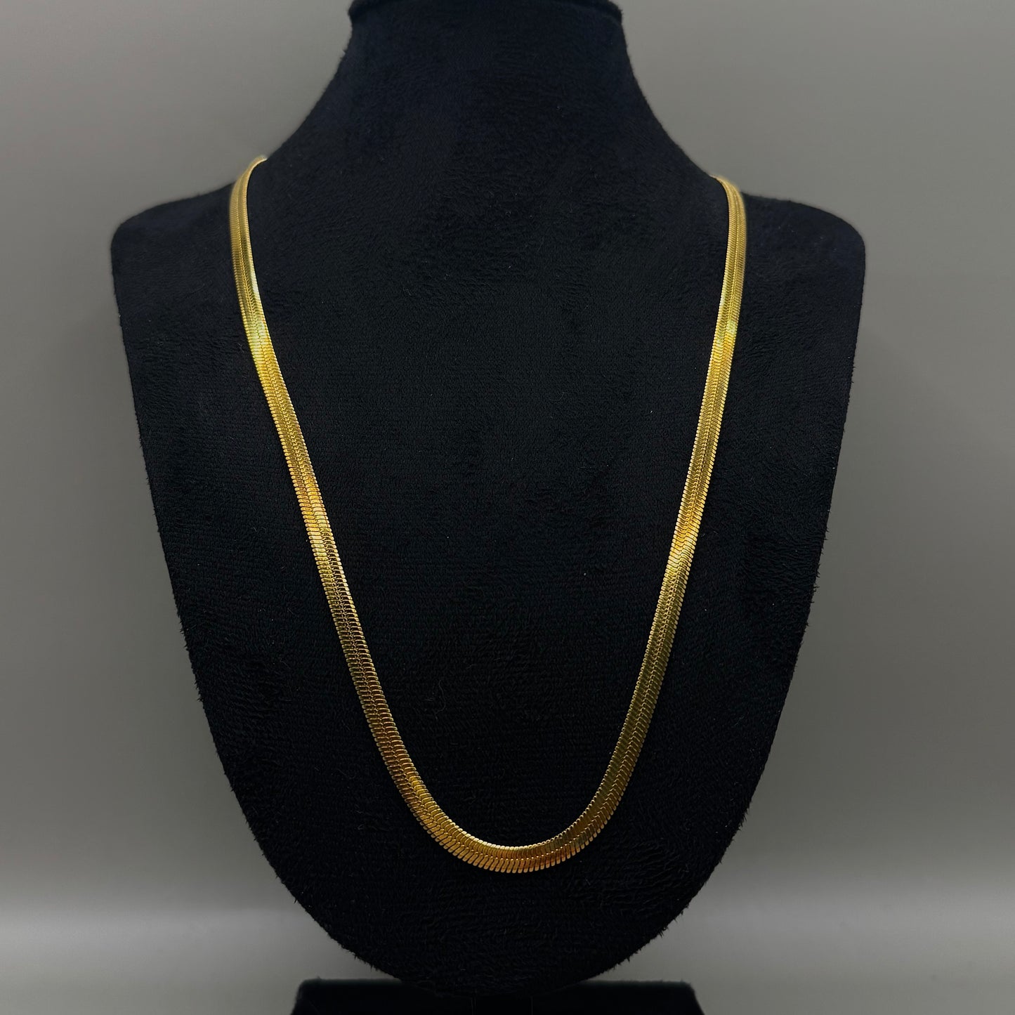 Snake chain 4MM
45cm length