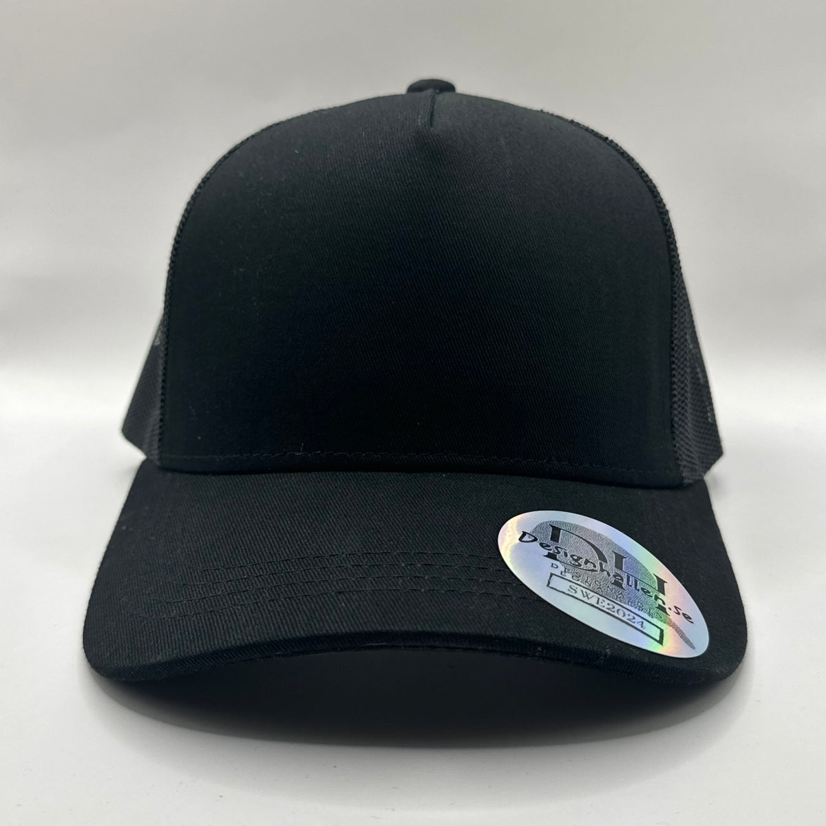 Trucker-Cap mit großem Aufnäher