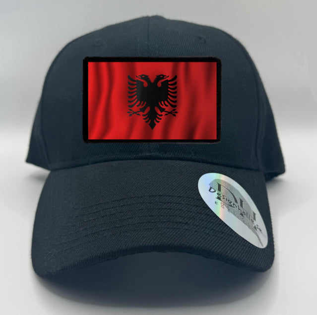 AA12 Albanische Flaggenkappe