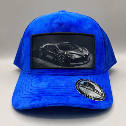 Blaue Samtkappe – Sportwagen